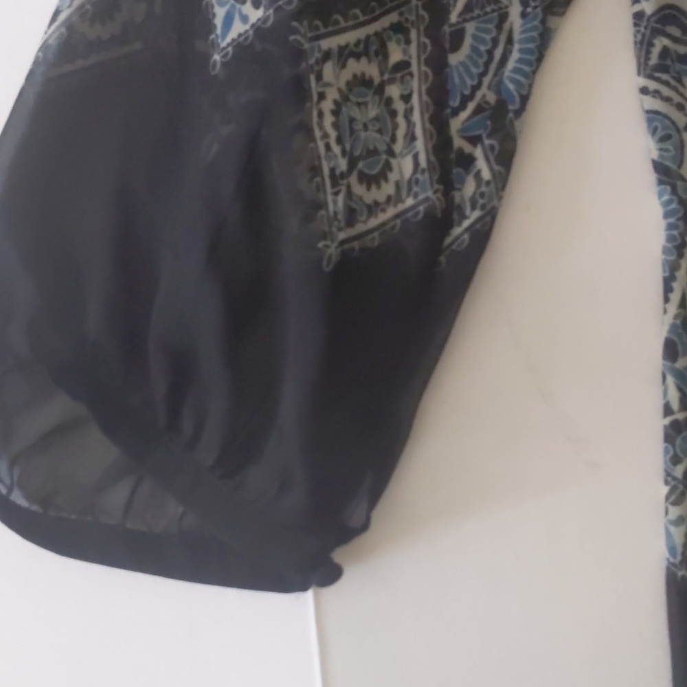 See though women's blouse size large,no tag. - Picture 2 of 3